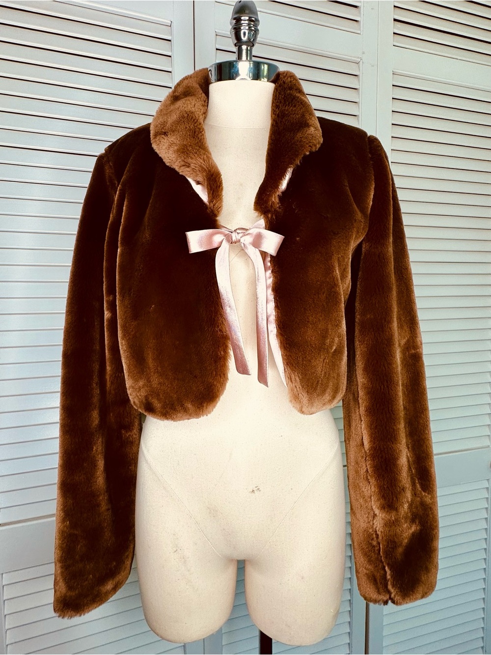 VINTAGE Y2K Frenchi Cropped Chocolate Faux Fur Bolero Jacket Pink Ribbon Accent